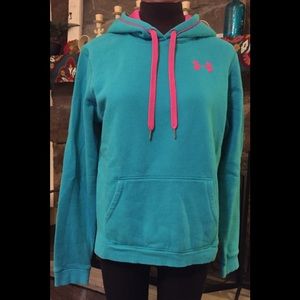 Under Armour Women’s Sweatshirt.